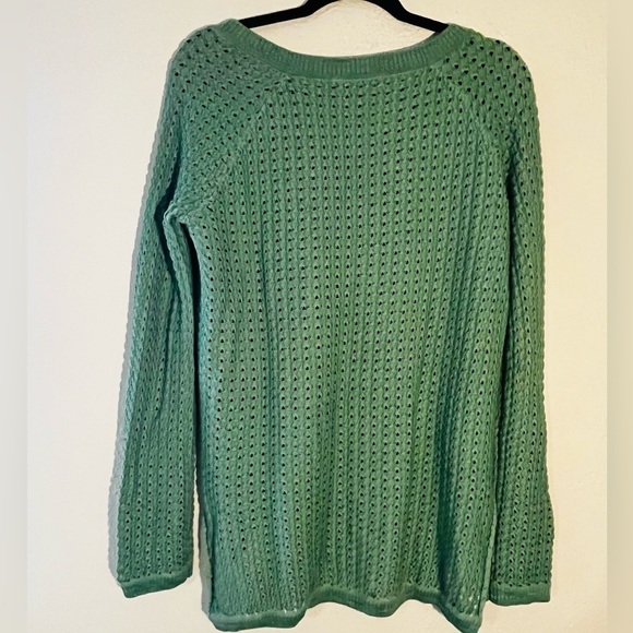 BCBG Maxaris Green Pullover Long Sleeve Sweater M - Picture 2 of 4
